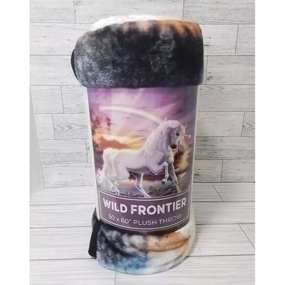 Wild Frontier Unicorn Plush Throw 50"x60" NWT SUPER SOFT - Picture 1 of 4